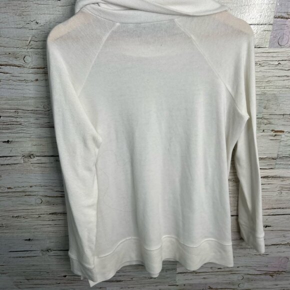 Cupcakes and cashmere medium turtleneck sweater white - Picture 8 of 9